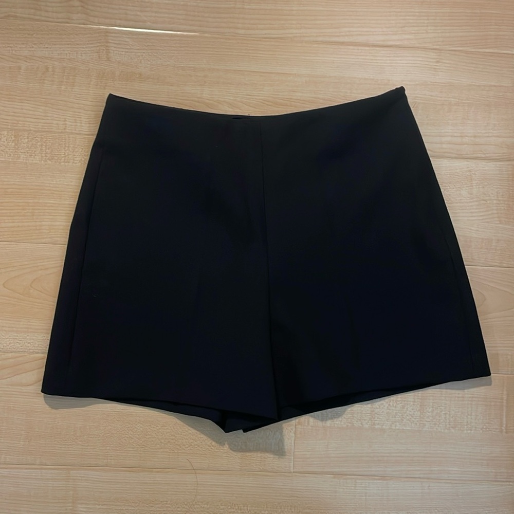 NWT Zara PLEATED SHORTS ZW COLLECTION XS Black